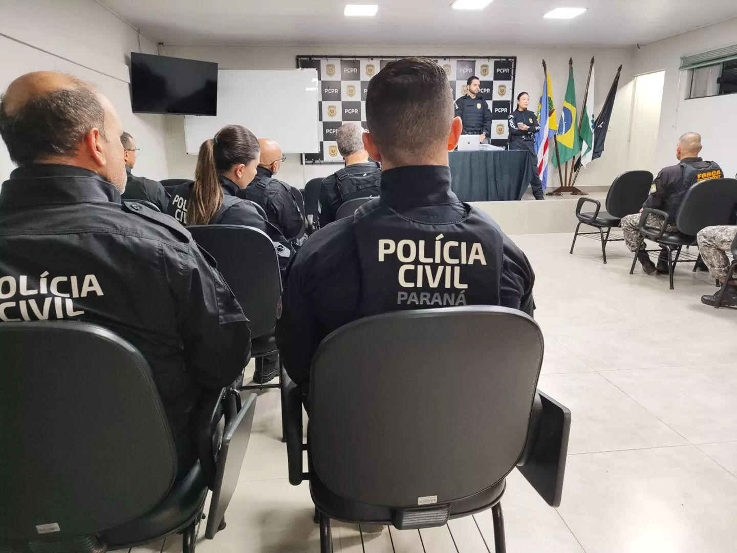Operação Sancta Sedes: Polícia prende suspeitos e apreende arma e produtos contrabandeados em Querência do Norte e Ivaté